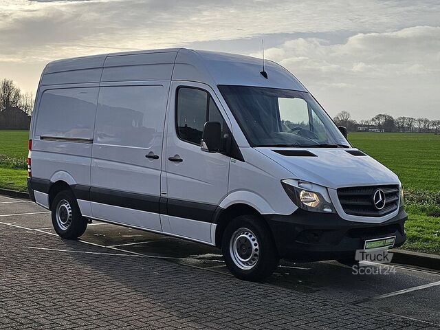 Bestelauto MERCEDES-BENZ SPRINTER 210