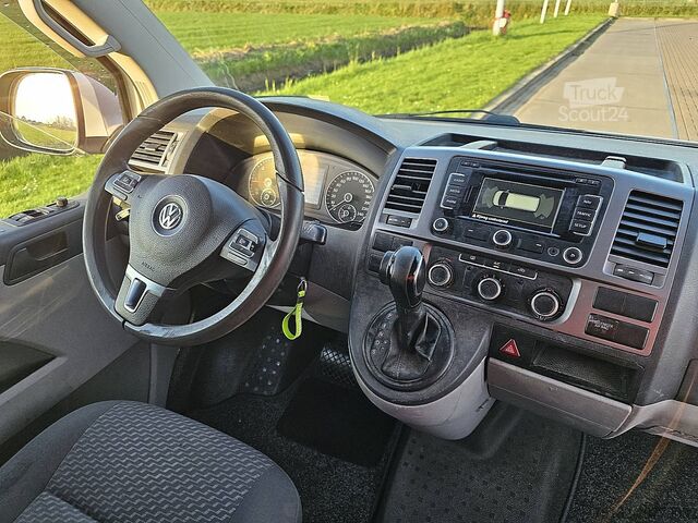Camioneta familiar de techo alto VOLKSWAGEN TRANSPORTER 2.0 TDI L2H1 2xZijdeur Autom