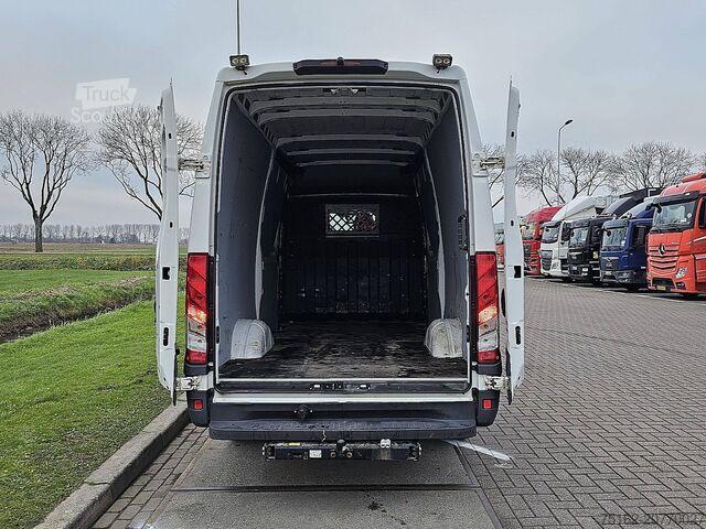 Camioneta familiar de techo alto IVECO DAILY 35S21 3.0Ltr 2xZijdeur AC!
