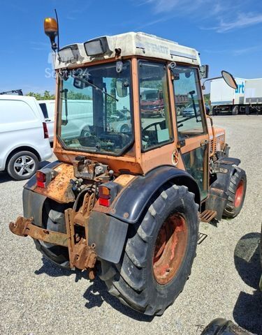 Altro FENDT 250KA 250V Schmalspurschlepper Allrad Kabine