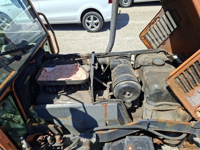 Altro FENDT 250KA 250V Schmalspurschlepper Allrad Kabine