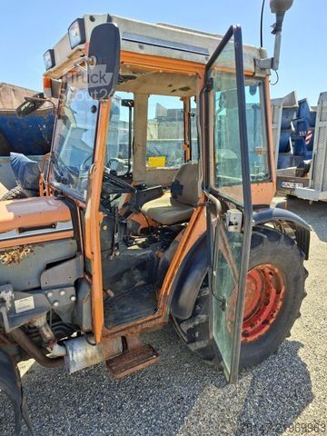 Altro FENDT 250KA 250V Schmalspurschlepper Allrad Kabine