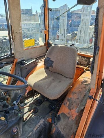 Altro FENDT 250KA 250V Schmalspurschlepper Allrad Kabine