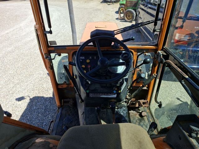 Altro FENDT 250KA 250V Schmalspurschlepper Allrad Kabine