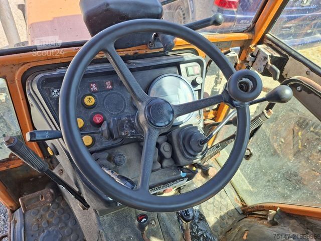 Altro FENDT 250KA 250V Schmalspurschlepper Allrad Kabine