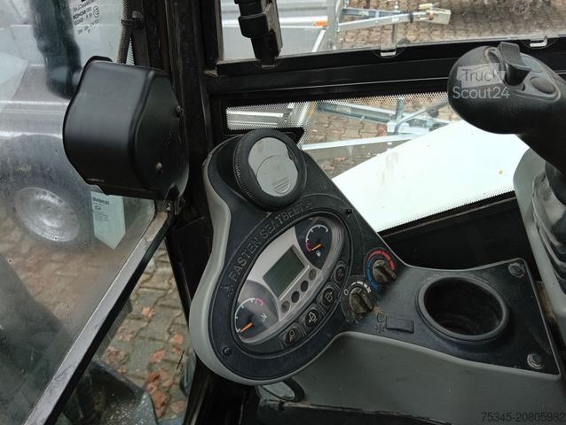 Mini-excavator BOBCAT E35 z