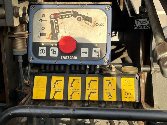 Sklápěcí vůz MERCEDES-BENZ Axor 1833 K  2-Achs Kipper Kran iferst