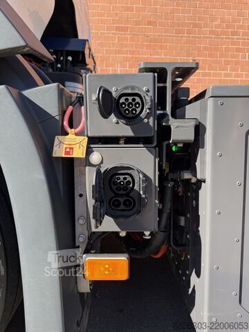 Üst yapısız kamyon Designwerk Mid Cab 6x2R 340 kWh