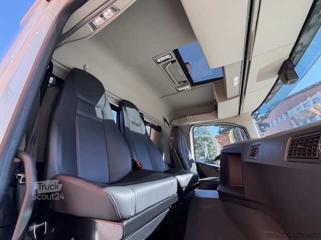 Üst yapısız kamyon Designwerk Mid Cab 6x2R 340 kWh