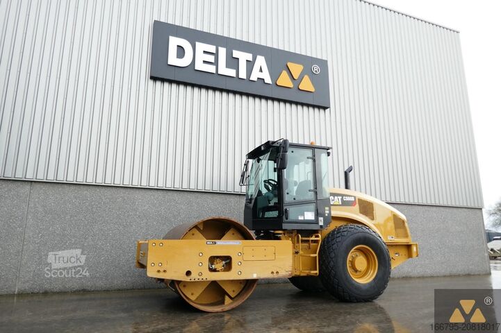 Role cu un singur tambur Caterpillar CS66B