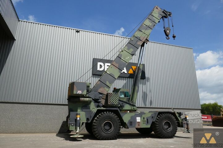 Kravas celtnis skarbam apvidum Grove RT875 Ex-army