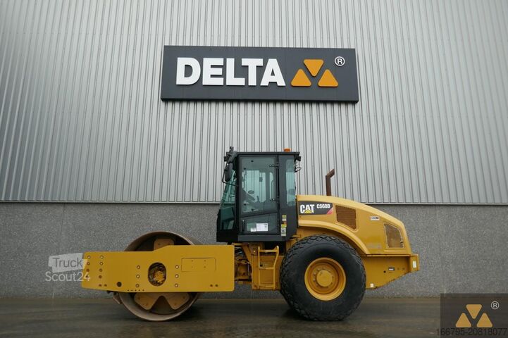 Role cu un singur tambur Caterpillar CS68B