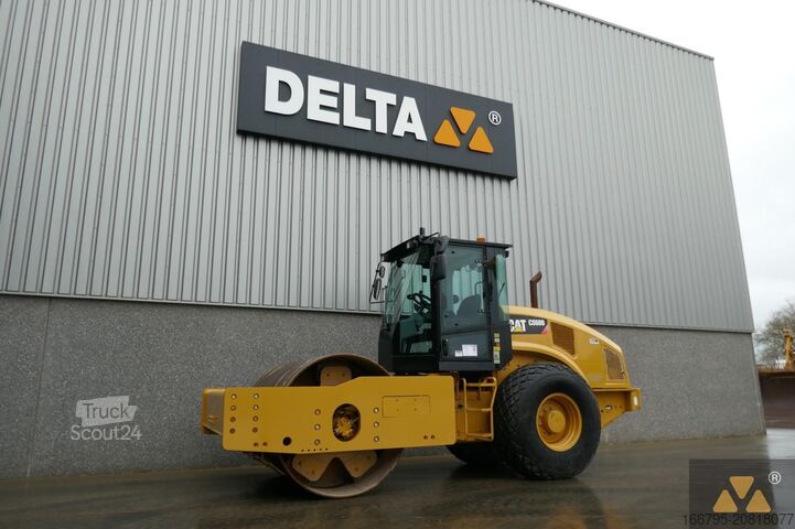 Role cu un singur tambur Caterpillar CS68B