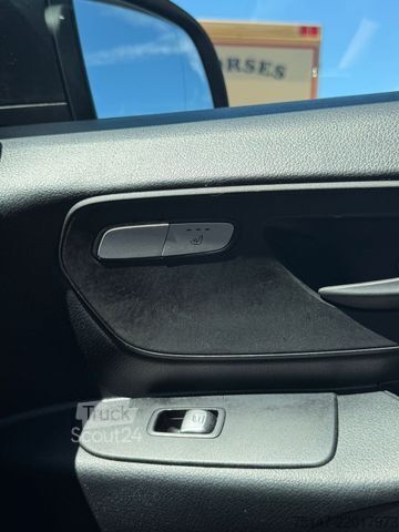 Микробус MERCEDES-BENZ Vito 116 CDI  Tourer 8-Sitzer Navi AHK Kugelkopf