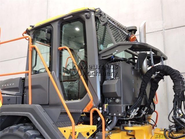 Sonstige VOLVO A30J
