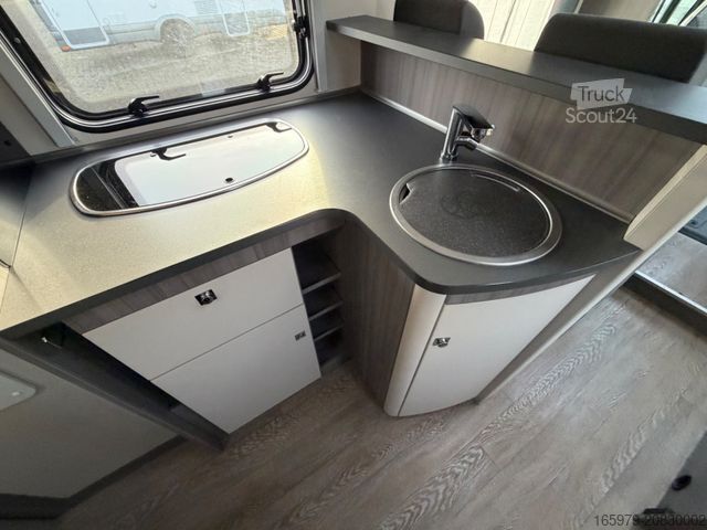 Halvintegrerad husbil HOBBY Optima OnTour T65 FL