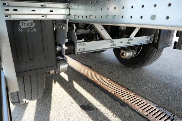 Semiremorcă carosată SCHMITZ CARGOBULL SBO 18 / ROLLTOR / ZURRLEISTE / LIFTACHSE  NEU !