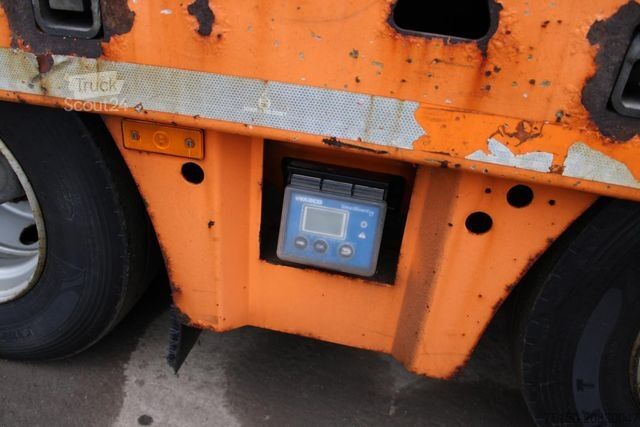 Remorcă cu platformă joasă ZANDT AT-P 300 - Nr.: 099