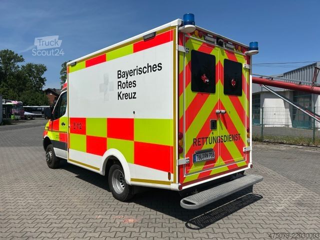 Feuerwehrfahrzeug MERCEDES-BENZ Sprinter 519 / 4x4 / RTW / WAS / Trage