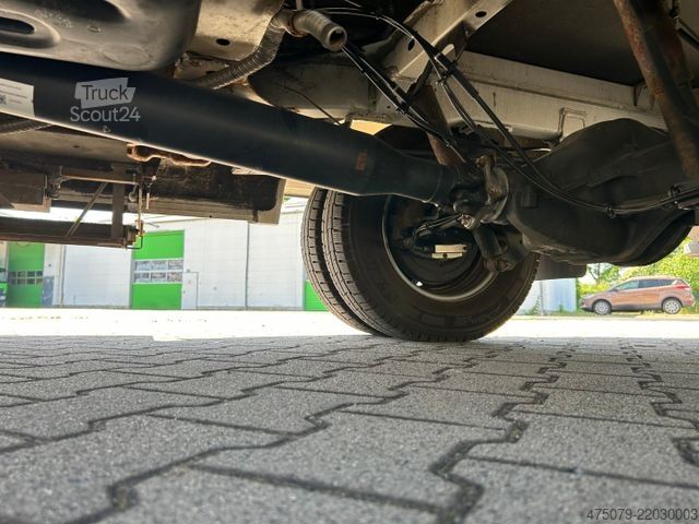 Feuerwehrfahrzeug MERCEDES-BENZ Sprinter 519 / 4x4 / RTW / WAS / Trage