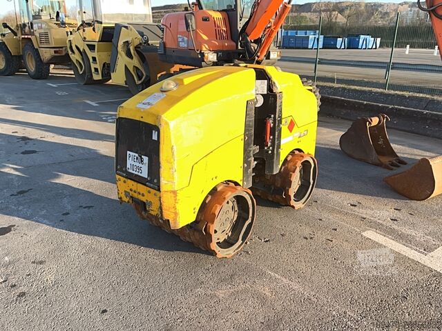 Rolo tandem Ammann ARR 1575 – Remote-Controlled Trench Roller Ideal for Soil Compaction