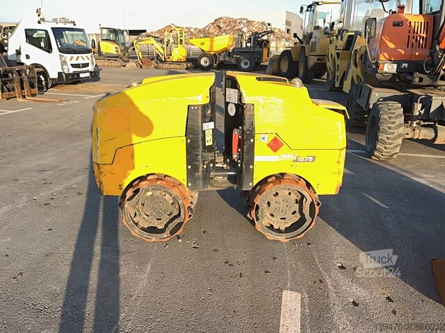 Rolo tandem Ammann ARR 1575 – Remote-Controlled Trench Roller Ideal for Soil Compaction