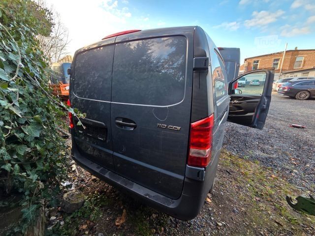 Minibuss MERCEDES-BENZ Vito Kasten 110 Kamera Tempom. Klima Tüv neu E6