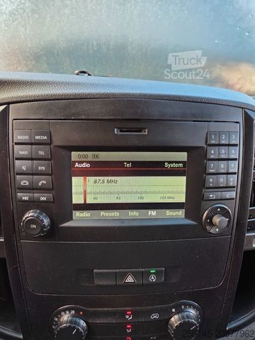 Minibuss MERCEDES-BENZ Vito Kasten 110 Kamera Tempom. Klima Tüv neu E6