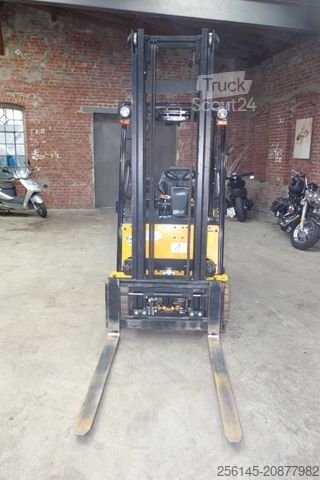Front loader forklift HYUNDAI 18BT-9U  UVV  4,25m Hubh 1680kg Ladegerät