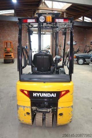 Front loader forklift HYUNDAI 18BT-9U UVV 4,25m Hubh 1680kg Ladegerät