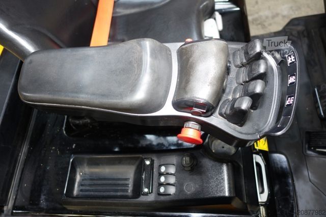 Front loader forklift HYUNDAI 18BT-9U  UVV  4,25m Hubh 1680kg Ladegerät