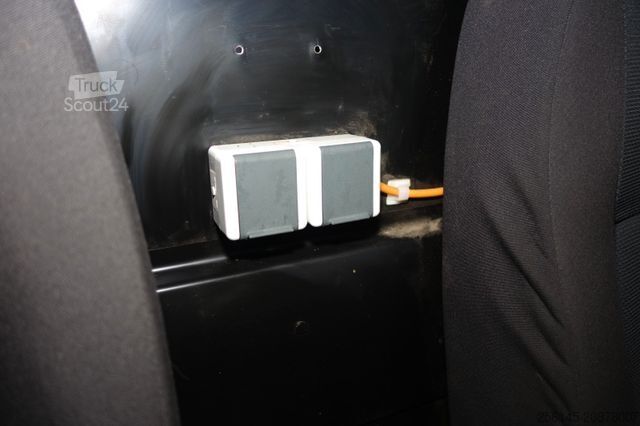 Kleinbus VOLKSWAGEN T6 4x4 L1H1 Standheizung Sortimo AHK Klima Navi