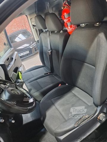 Furgoneta MERCEDES-BENZ Vito Kasten 110  Kamera Tempom. Klima Tüv neu E6