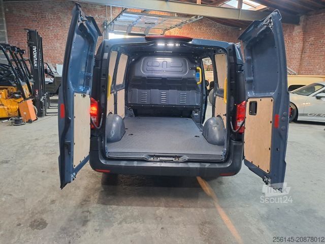 Furgoneta MERCEDES-BENZ Vito Kasten 110  Kamera Tempom. Klima Tüv neu E6