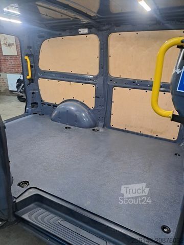 Minibuss MERCEDES-BENZ Vito Kasten 110  Kamera Tempom. Klima Tüv neu E6