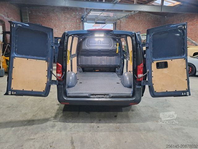 Minibuss MERCEDES-BENZ Vito Kasten 110  Kamera Tempom. Klima Tüv neu E6