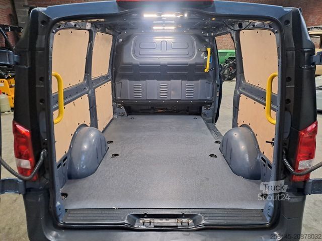 Minibuss MERCEDES-BENZ Vito Kasten 110 Kamera Tempom. Klima Tüv neu E6