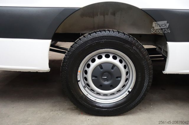 Furgoneta frigorífica MERCEDES-BENZ Sprinter Tiefkühler -25 C°RWD 317 Tüv Neu Klima