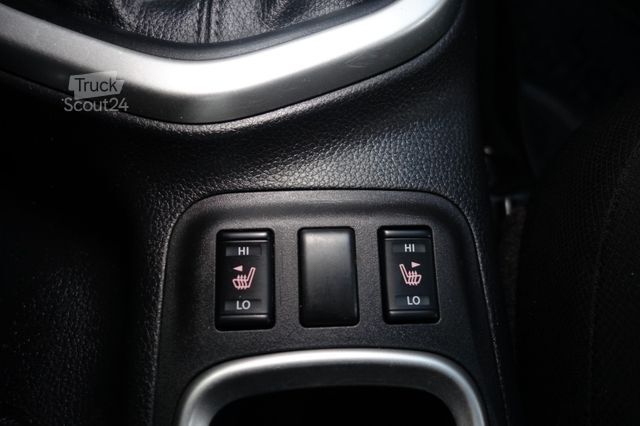 Pick-up NISSAN Navara NP300 Acenta King Cab 4x4 TüvServiceNeu