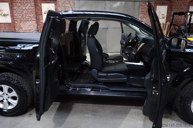 Pick-up NISSAN Navara NP300 Acenta King Cab 4x4 TüvServiceNeu