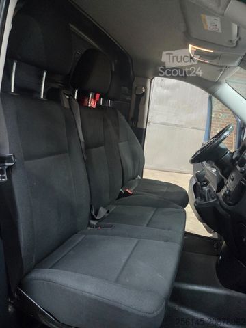 Furgoneta MERCEDES-BENZ Vito Kasten 110  Kamera Tempom. Klima Tüv neu E6
