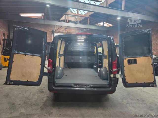 Furgoneta MERCEDES-BENZ Vito Kasten 110  Kamera Tempom. Klima Tüv neu E6