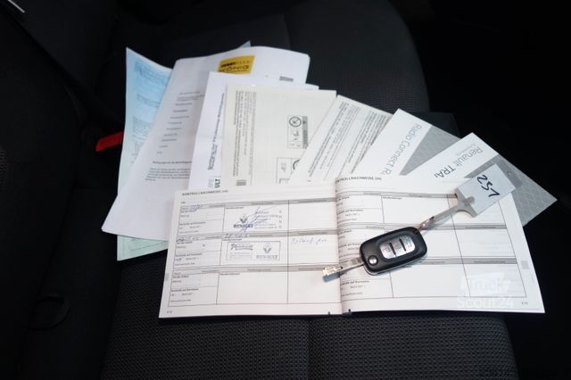 Minibús RENAULT Trafic Kasten L1H1 TüvNeu Scheckheft 1Hand Klima