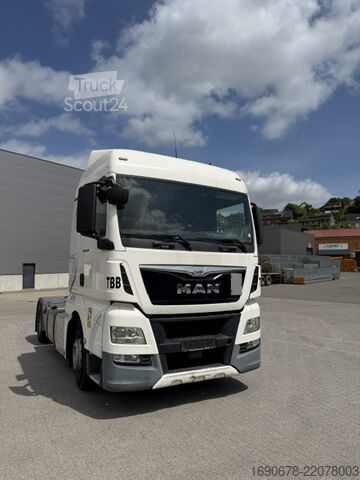 τυπική μονάδα τράκτορα MAN TGX 18 440 XLX