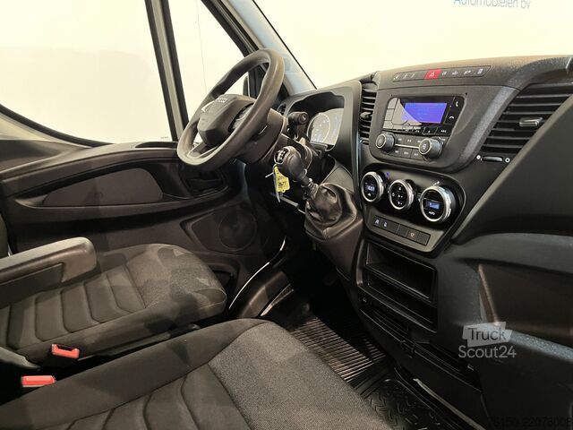 Platform van dobbeltkabine Iveco Daily 35S16 2.3 375 DC 7 pers. Open Laadbak / E...