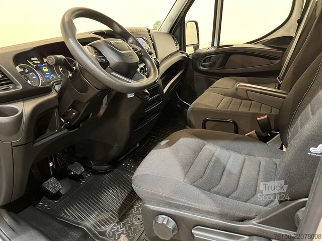 Platform van dobbeltkabine Iveco Daily 35S16 2.3 375 DC 7 pers. Open Laadbak / E...