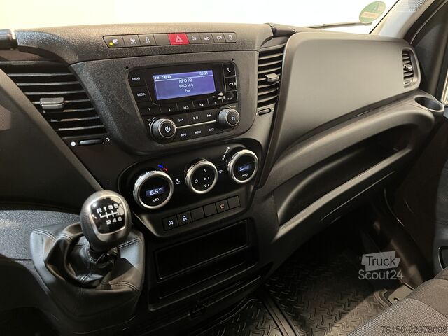 Platform van dobbeltkabine Iveco Daily 35S16 2.3 375 DC 7 pers. Open Laadbak / E...