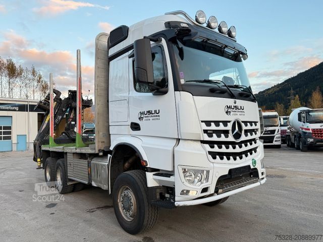 Autocarro forestale MERCEDES-BENZ Arocs MP5 3353 6X6 BB Holztranspor Kran Penz 12Z