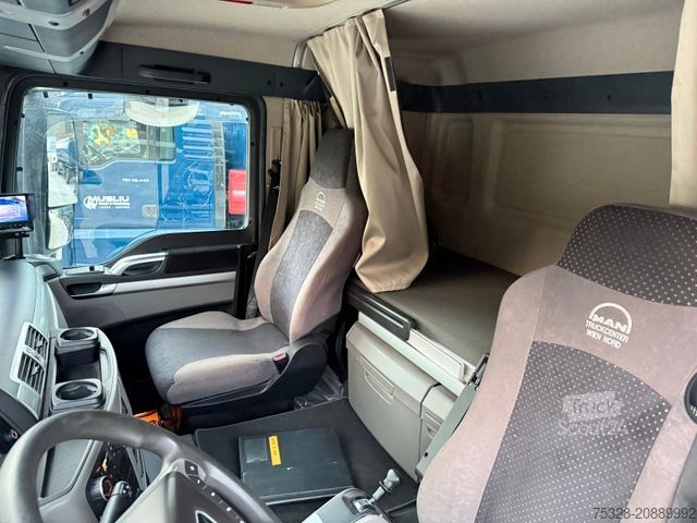 Standardowy ciągnik siodłowy MAN TGS 18.460 4X4 H Pritarder + Auflieger Schwarzmü