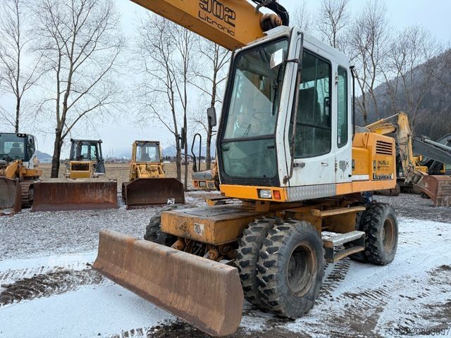 Excavator pe roți LIEBHERR A 902 Litronic